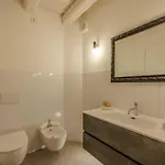 Apartamento Cisano Residenza D'epoca