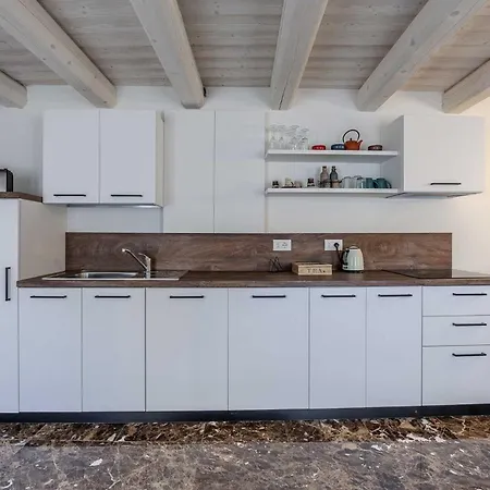 Apartamento Cisano Residenza D'epoca *
