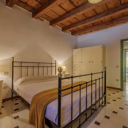 Cisano Residenza D'epoca Apartment *