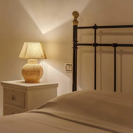 Apartamento Cisano Residenza D'epoca *
