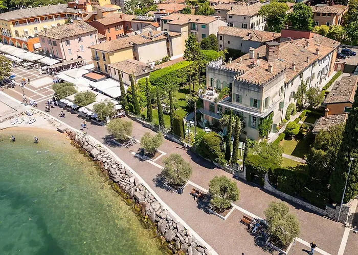 Апартаменти Cisano Residenza D'epoca